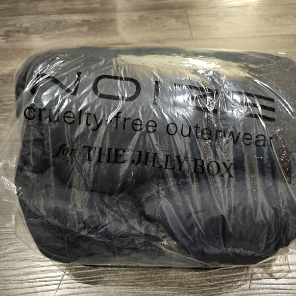 Noise X Jilly Box puffer jacket - Picture 3 of 8